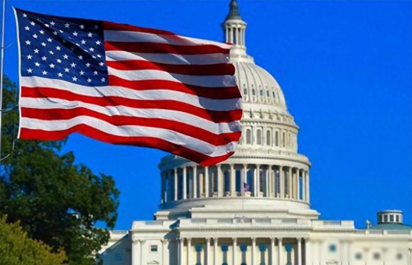 天弘忧配 特朗普亲临法庭, 关税战要崩? 全球供应链正悄悄换主人